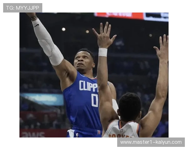 威少手臂受伤无限期休战 快船后卫线轮换深度遭遇考验